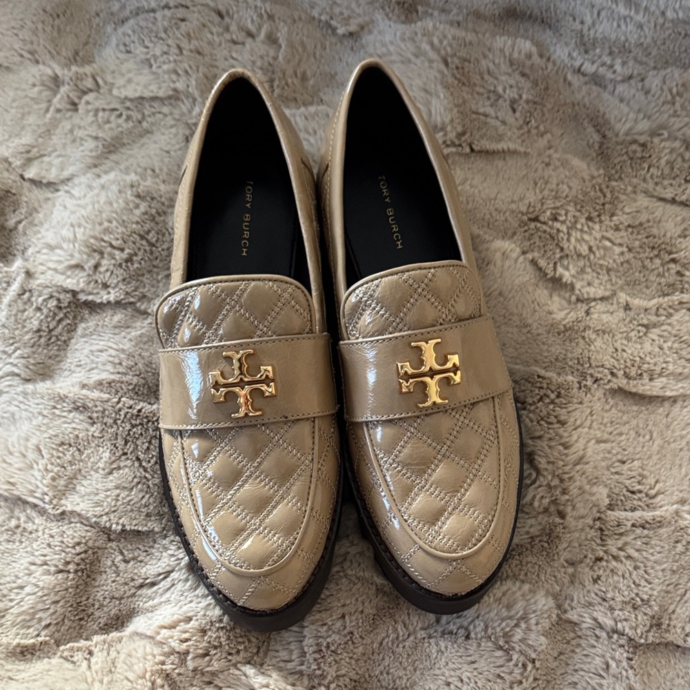 Tory Burch Quilted Patent Loafers in Beige